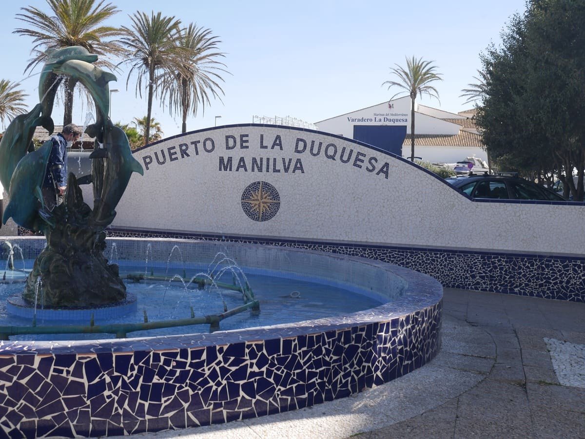 Beautiful view of Puerto de la Duquesa with boats and seaside restaurants