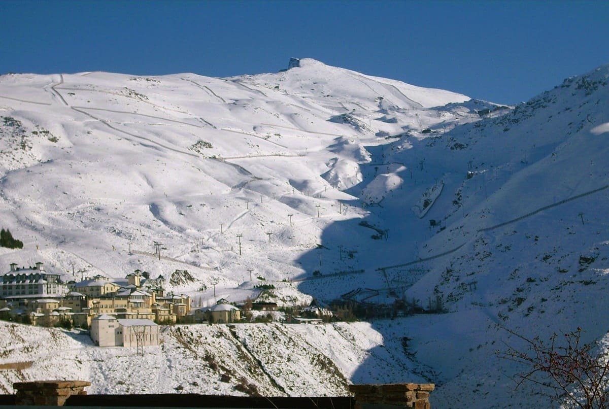 Private transfer service from Malaga Airport to Sierra Nevada ski resort