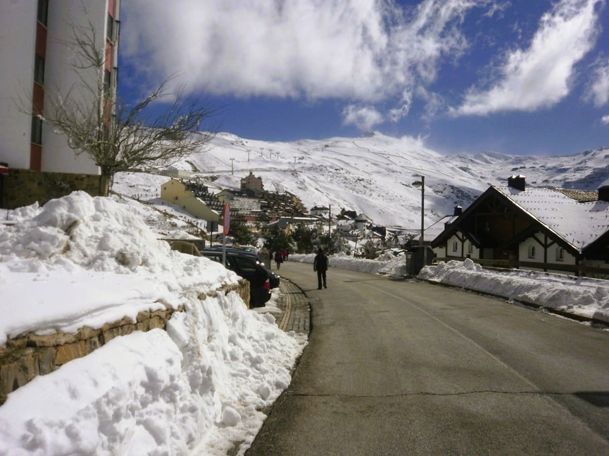 Winter activities and services in Sierra Nevada