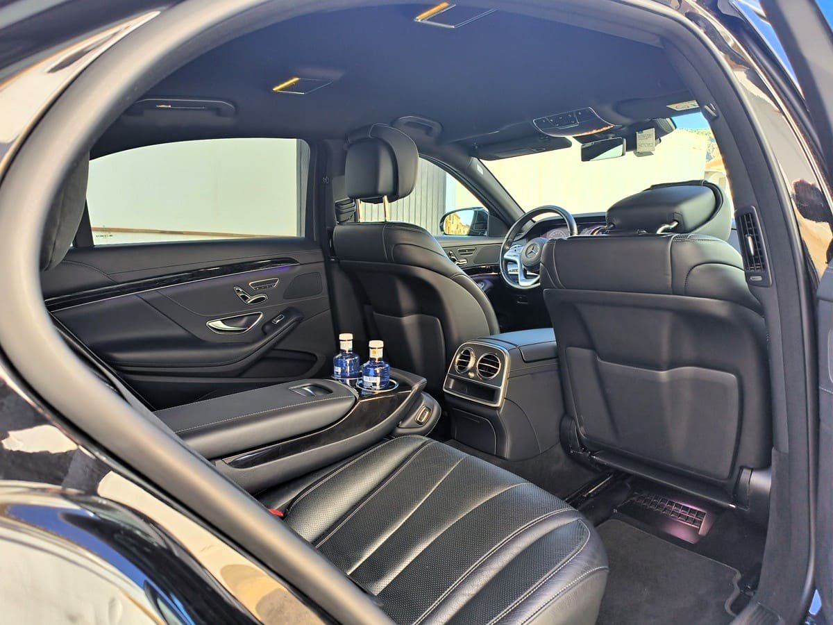 Comfortable interior of a MarbeTaxi transfer vehicle